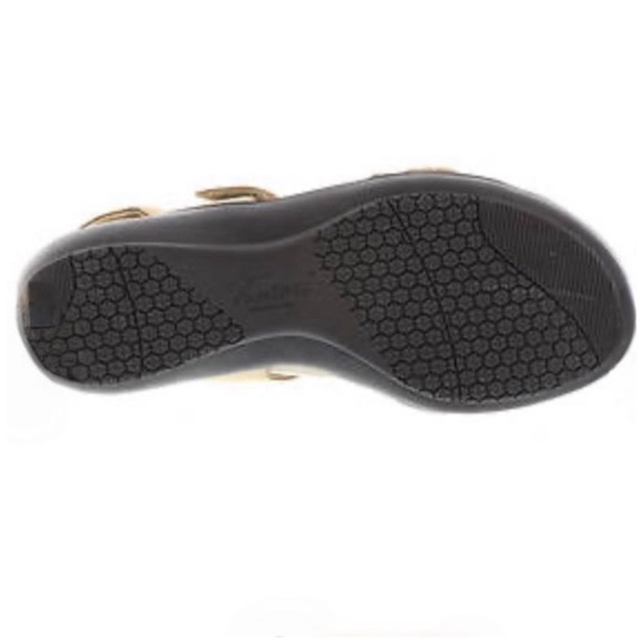 TROTTERS •
KATARINA 3 COMFORT INSOLE STRAPPY FLAT SANDALS - Picture 6 of 8